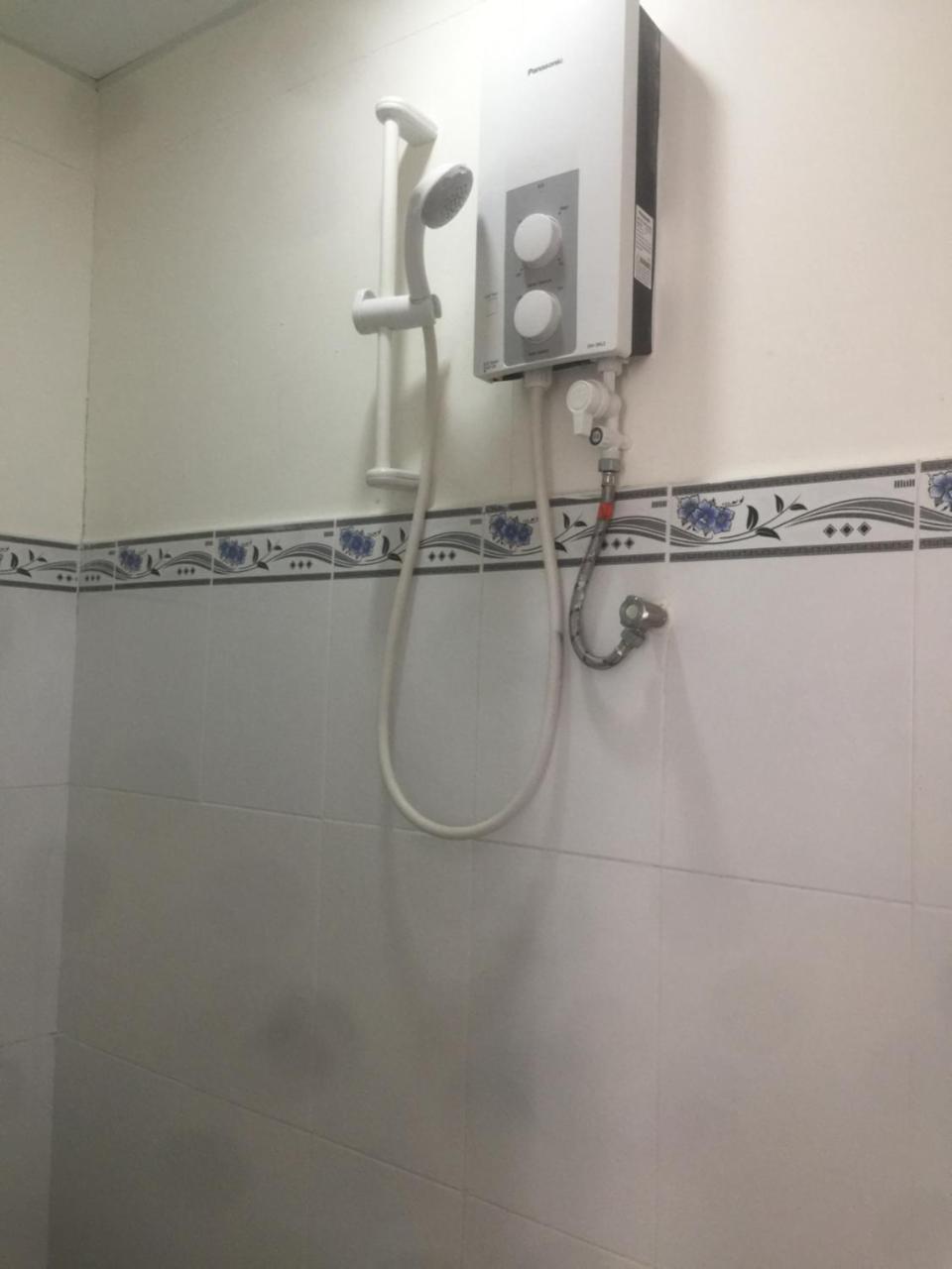 B.V.I Guest House Хошимин Екстериор снимка
