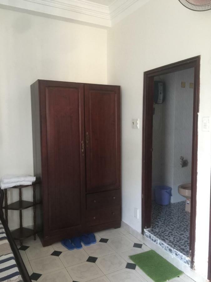 B.V.I Guest House Хошимин Екстериор снимка