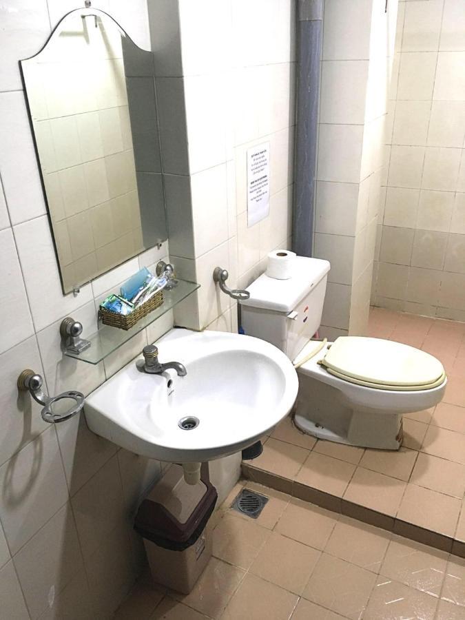B.V.I Guest House Хошимин Екстериор снимка
